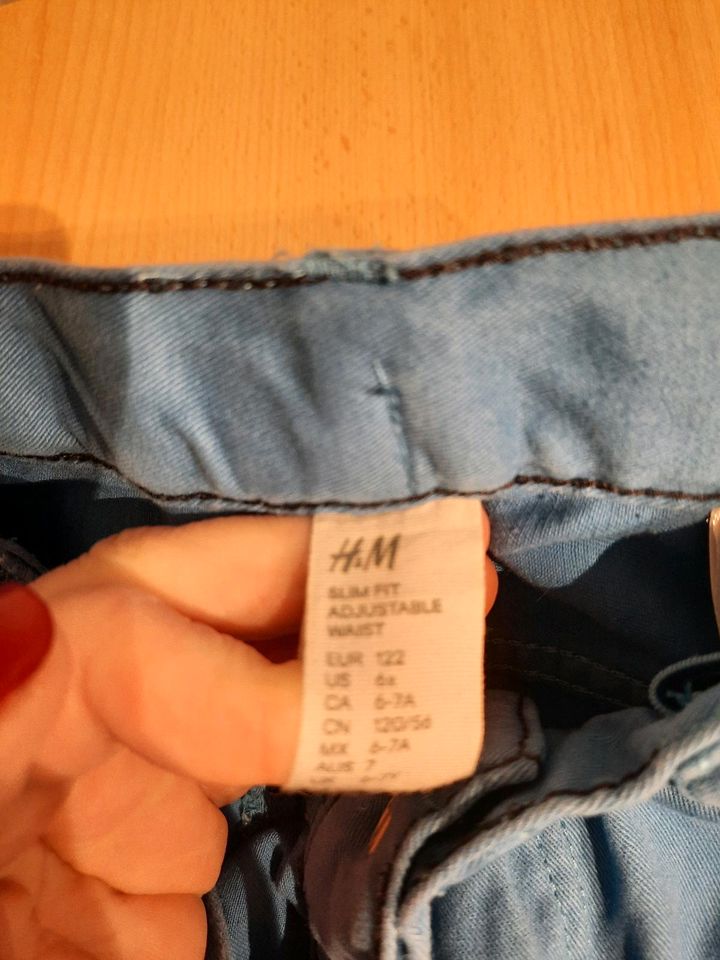 Jeans Gr. 122 NEU H &  M Hose Kinder in Wächtersbach