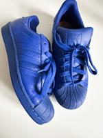 Adidas Superstar Pharrell Williams Blau Sneaker limitiert Mitte - Wedding Vorschau