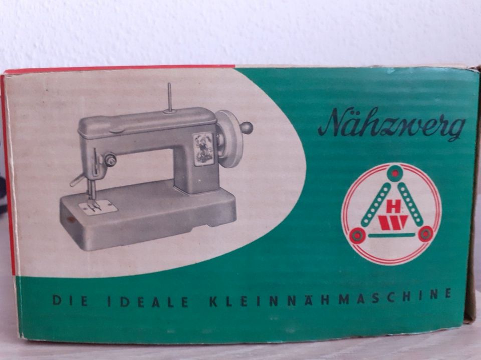 Nostalgische DDR-Kindernähmaschine in Greiz