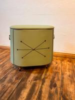 Verkauft! Wäschetruhe/Hocker/midcentury/DDR/vintage Berlin - Pankow Vorschau