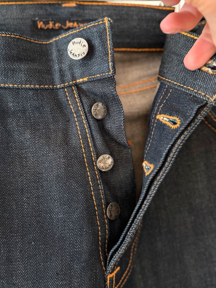 Nudie Jeans - 1x getragen 31/32 in strahlender Jeans Farbe in Berlin