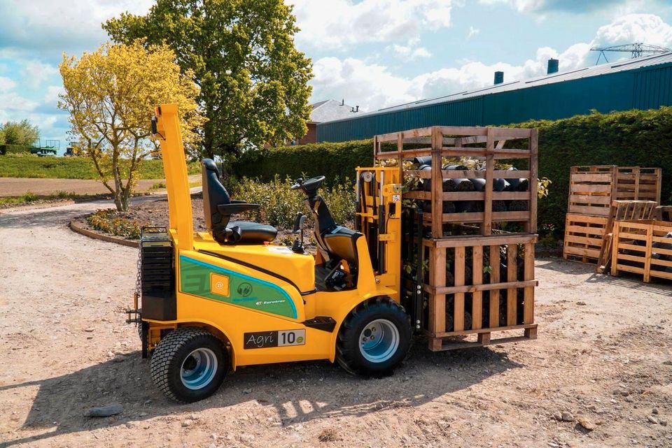 ⚡️ Elektro-Gabelstapler: Eurotrac Agri 10-E - Nachhaltige Lösung für Hof und Stall ⚡️ Geräuscharmer Elektrostapler, wartungsarm und kostengünstig - Ideal für die Landwirtschaft, Ernte und mehr in Gnevkow