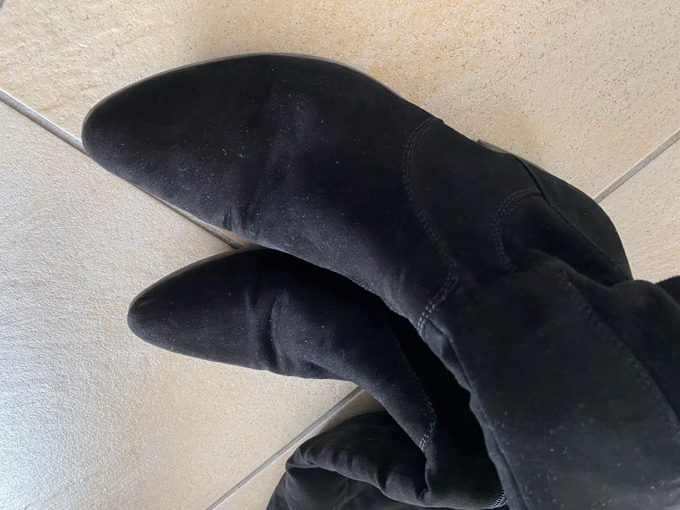 Stiefel tamaris schwarz 40 in Moosthenning