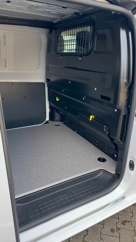 Toyota Proace Kastenwagen Anhängerkupplung AHK Umzug Transporter 5 6 7 8 9-Sitzer Diesel Minibus Transporter Bulli Handwerkerbulli mieten Sportwagen T6 Langzeitmiete Carplay Transit Sprinter Vito in Lippstadt