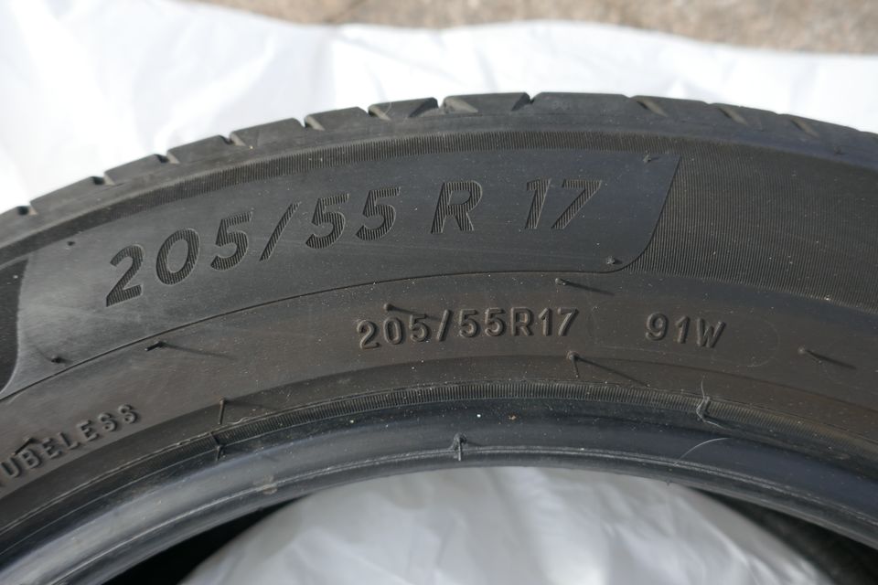 4 Michelin-Reifen 205/55 R17 91W in Stuttgart