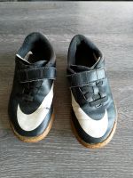 Nike Kinderschuhe Größe 28 schwarz weiß original UVP 99€ Nordrhein-Westfalen - Neuss Vorschau