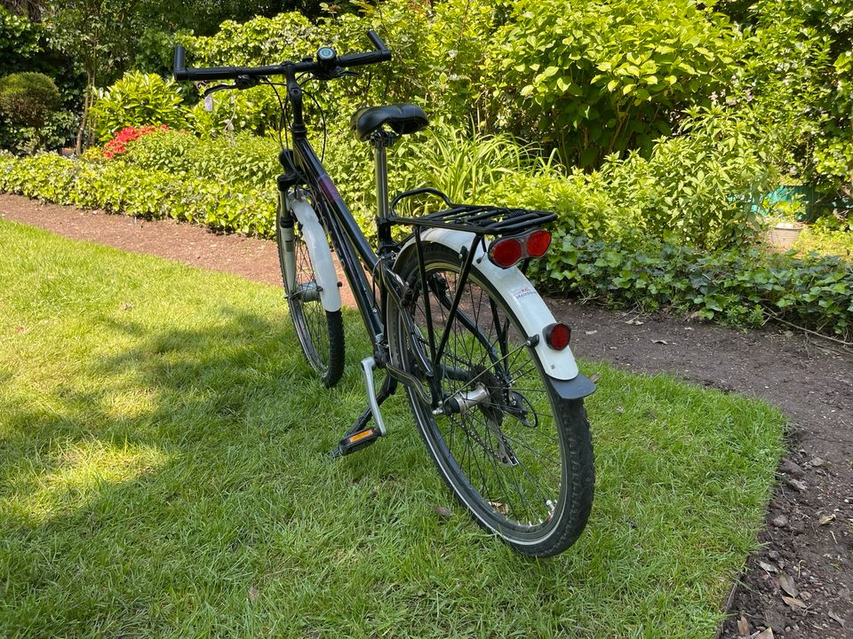 Damen-/Jugendfahrrad 26“, Boomer, 24-Gang, Federgabel in Essen