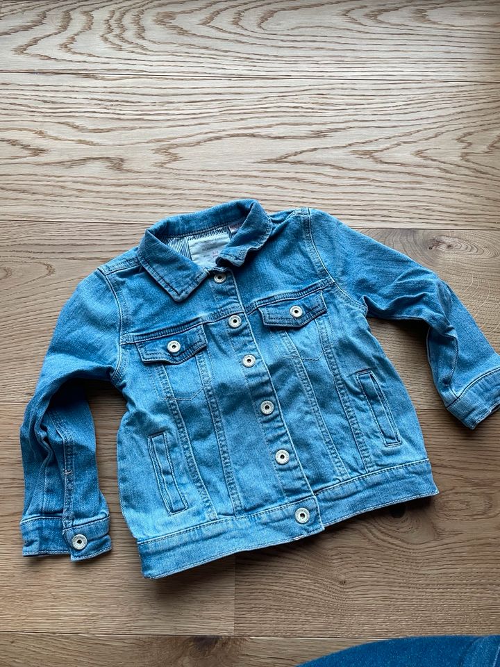 Jeansjacke Gr. 92/98 Zara in Obertraubling