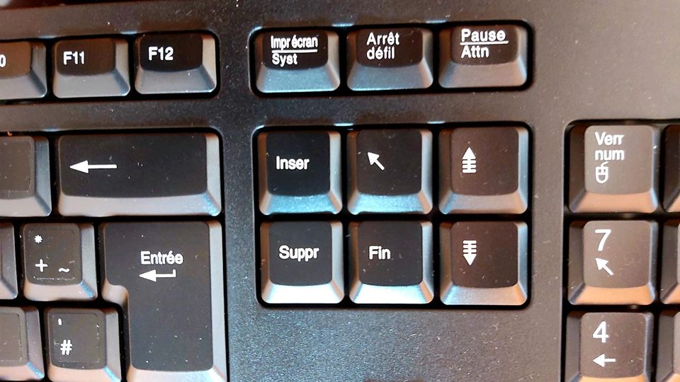 PC Tastatur Medion neu, schwarz, französische Ausf. in Wäschenbeuren