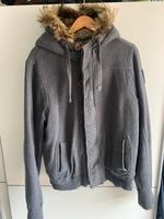 Hollister Jacke,Kapuzenjacke Gr.XL Niedersachsen - Brake (Unterweser) Vorschau