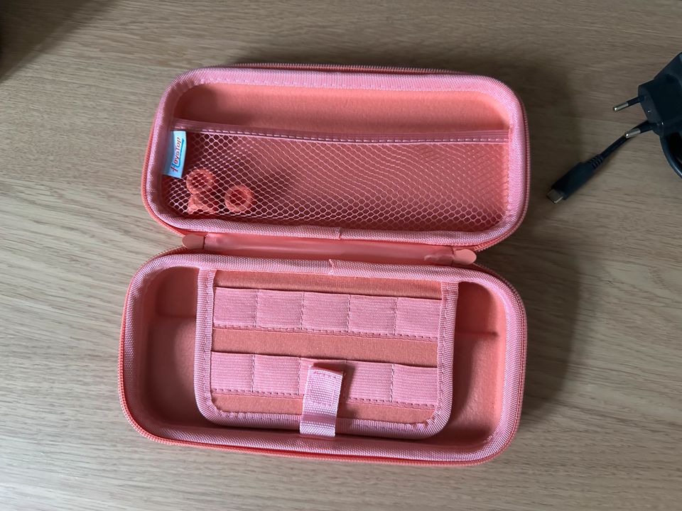 Nintendo Switch Lite Koralle (Pink) + Case in Neustrelitz