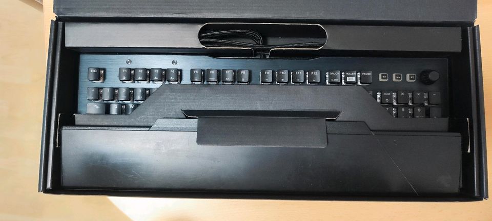 Roccat Vulcan 121 Aimo (red Switch) in Berlin