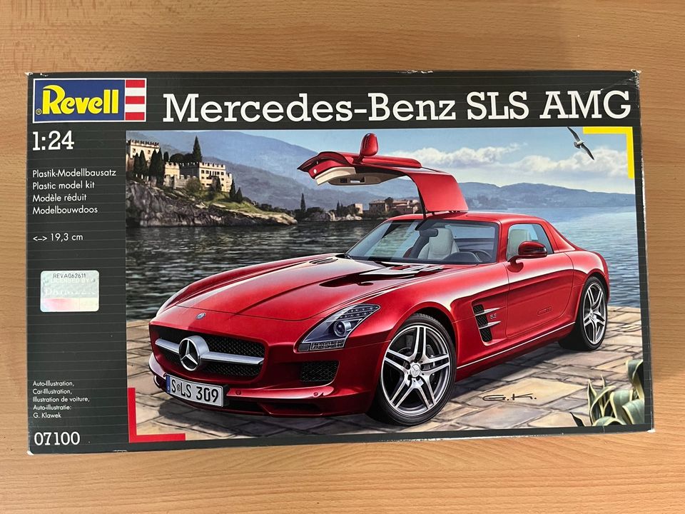 Revell Mercedes Benz SLS AMG 1:24 in Bad Säckingen