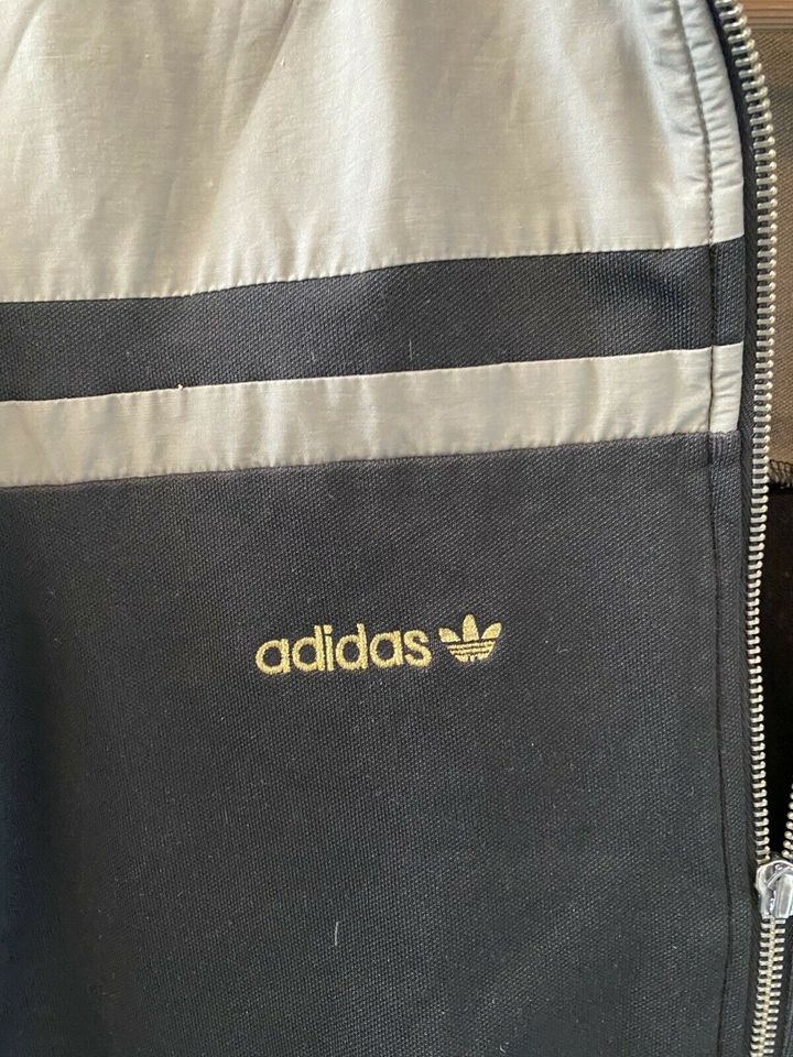 Adidas Trainingsjacke Größe S in Erfurt