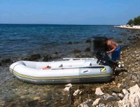 Zodiac Cadet CFR 340 Schlauch Boot mit Yamaha 8 PS Motor Baden-Württemberg - Bad Teinach-Zavelstein Vorschau