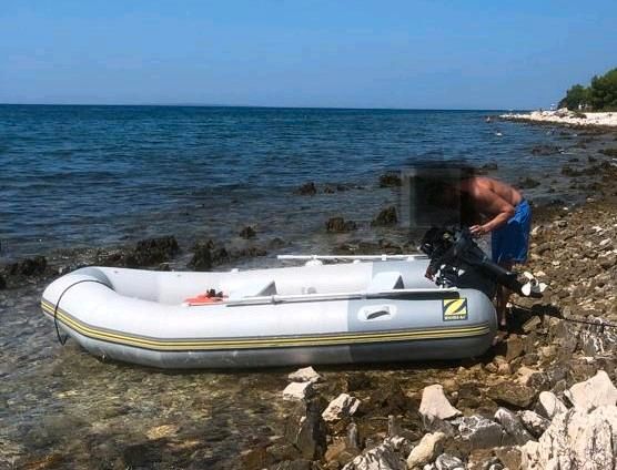 Zodiac Cadet CFR 340 Schlauch Boot mit Yamaha 8 PS Motor in Bad Teinach-Zavelstein