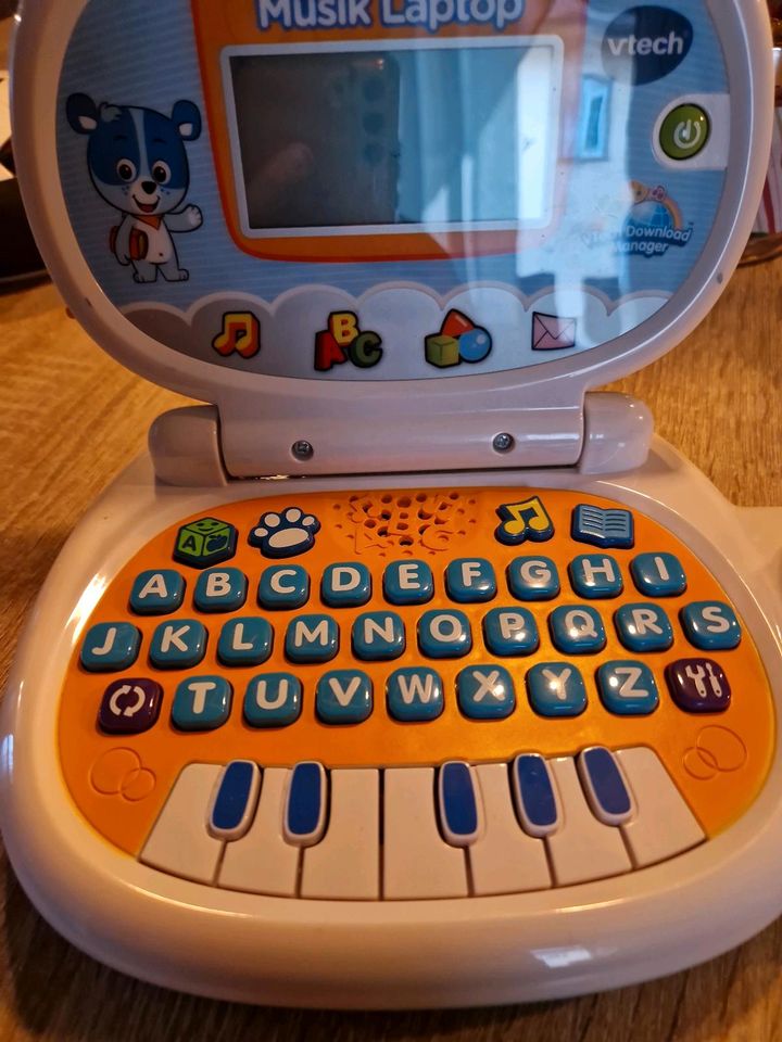 Kinder spiele Laptop in Wölfersheim