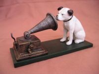 NIPPER EMI Hund sitzt vor einem Grammophon His MASTER´S VOICE Niedersachsen - Westerholt Vorschau