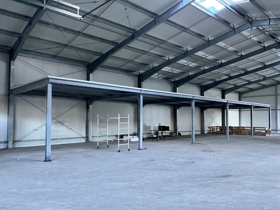 15x30x5,0m Isolierte Stahlhalle Produktionshalle Industriehalle in Duisburg