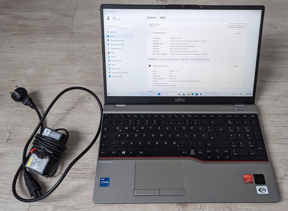 Fujitsu LIFEBOOK U7511 Notebook Intel i7-1165G7 24GB 500GB SSD in Nürnberg (Mittelfr)