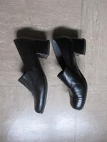 Echtleder schwarze Blockabsatzschuhe Caprice 38 Hessen - Friedberg (Hessen) Vorschau
