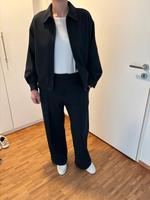 Uniqlo Hosenanzug dunkelblau: Blousonjacke & weite Hose Hessen - Kassel Vorschau