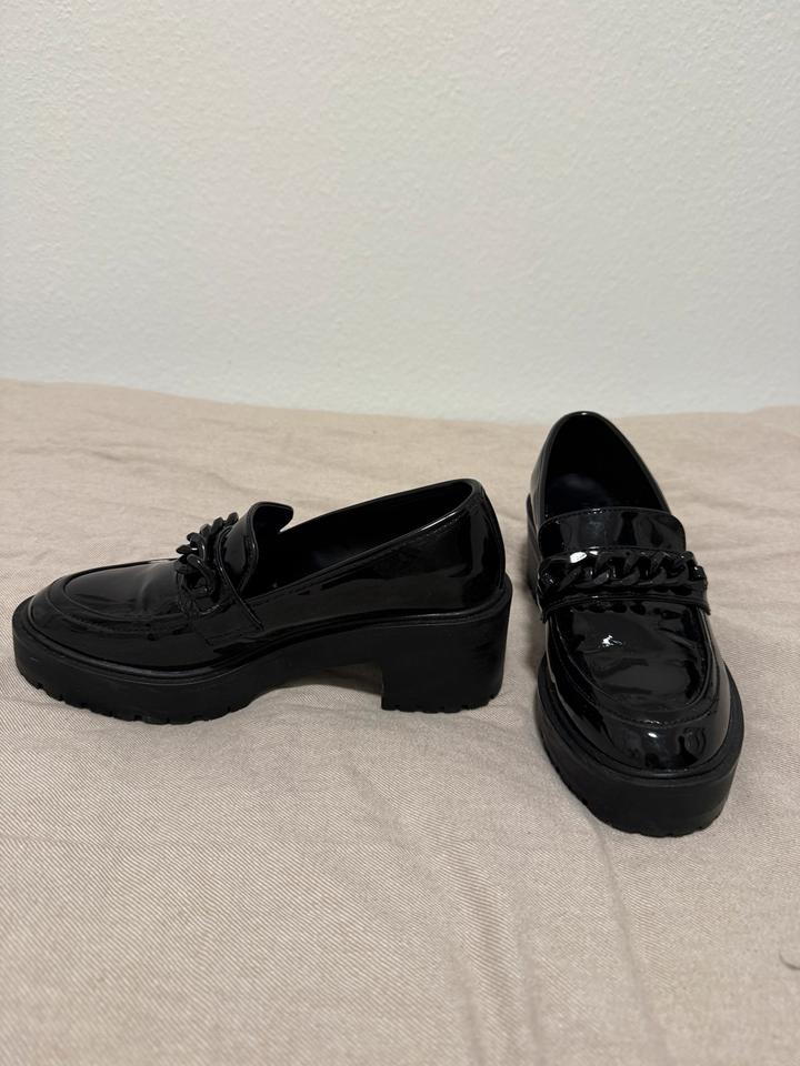 Schwarze Lack Business Schuhe mit leichten Absatz Gr. 38 in Riegel