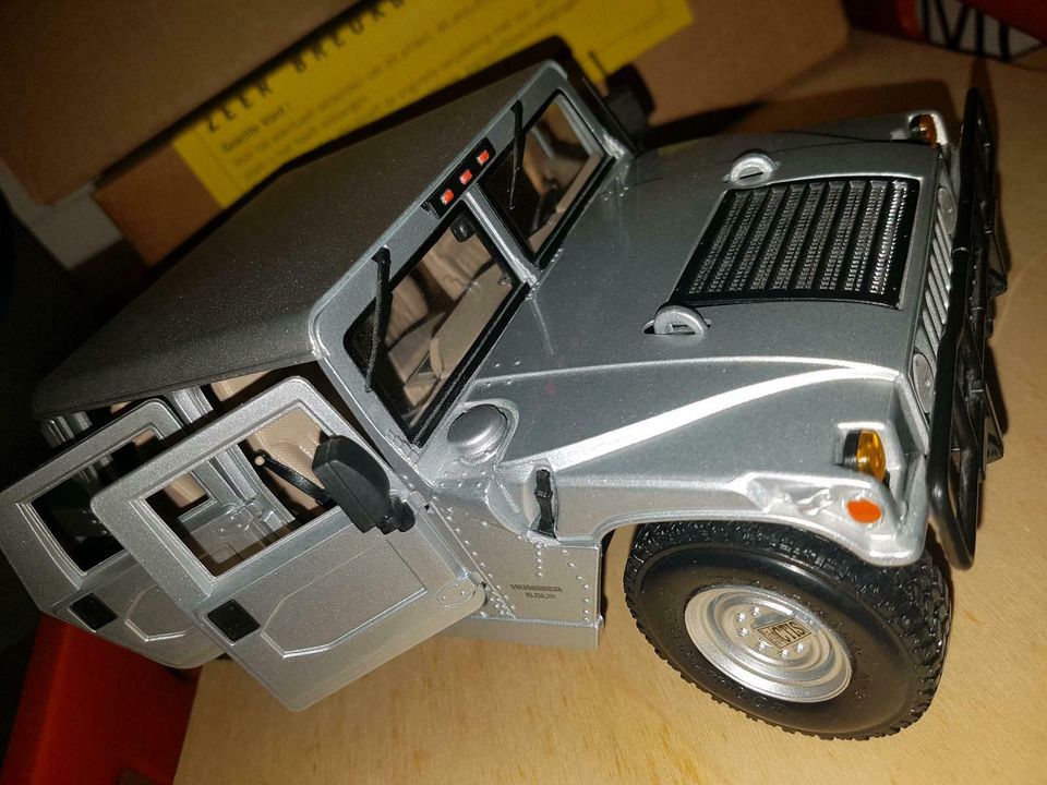 MaiSto Hummer H1 SUV 1:18 in Herne