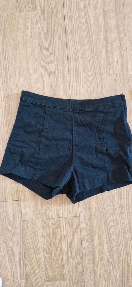 Schwarze shorts Größe 36 h&m in Bad Homburg