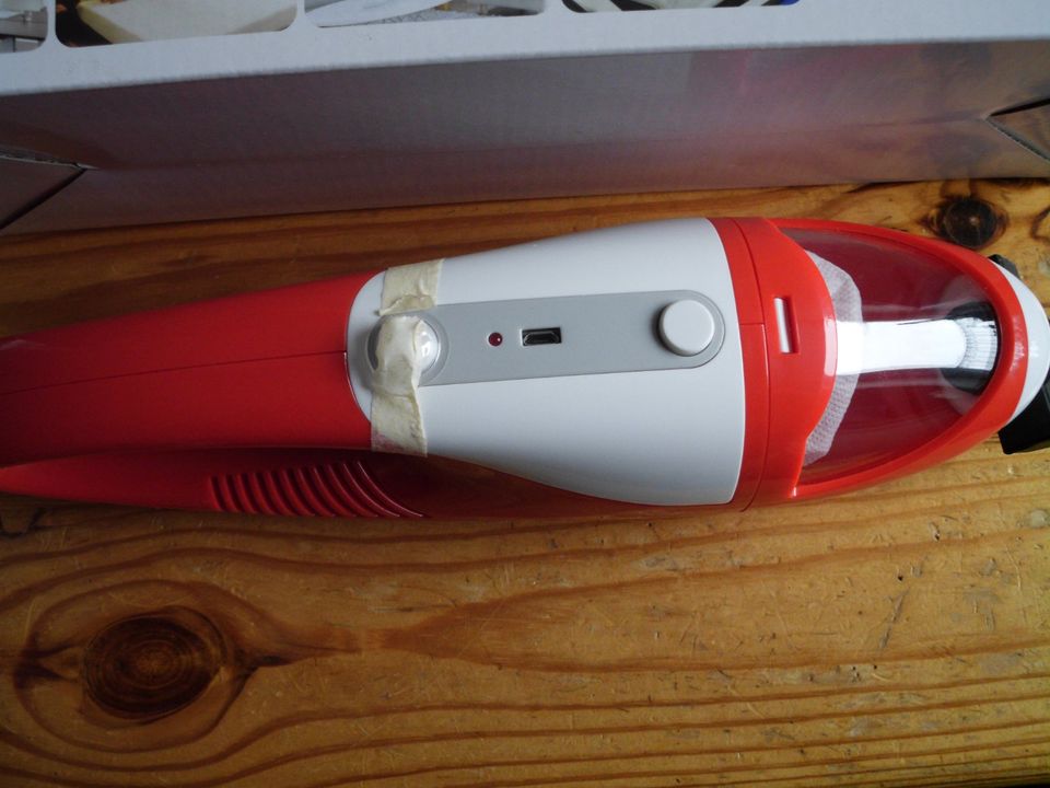 Handheld Mini Vacuum Cleaner in Thum