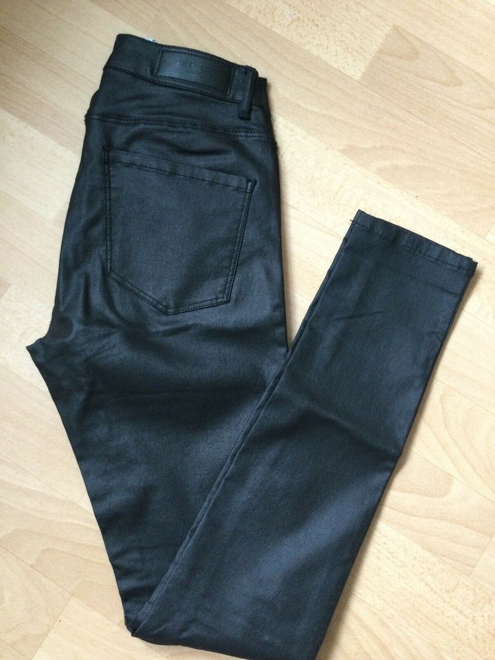 Vero Moda Damen Stretch-Hose VMSEVEN SMOOTH COATED PANTS in Sachsen -  Radebeul | eBay Kleinanzeigen ist jetzt Kleinanzeigen