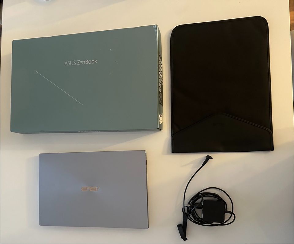 ASUS Laptop Zenbook UM431D, einwandfrei in Düsseldorf