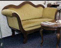 Antike Couch Samt Bezug Sitzcouch Wohnzimmer Möbel Baden-Württemberg - Stutensee Vorschau