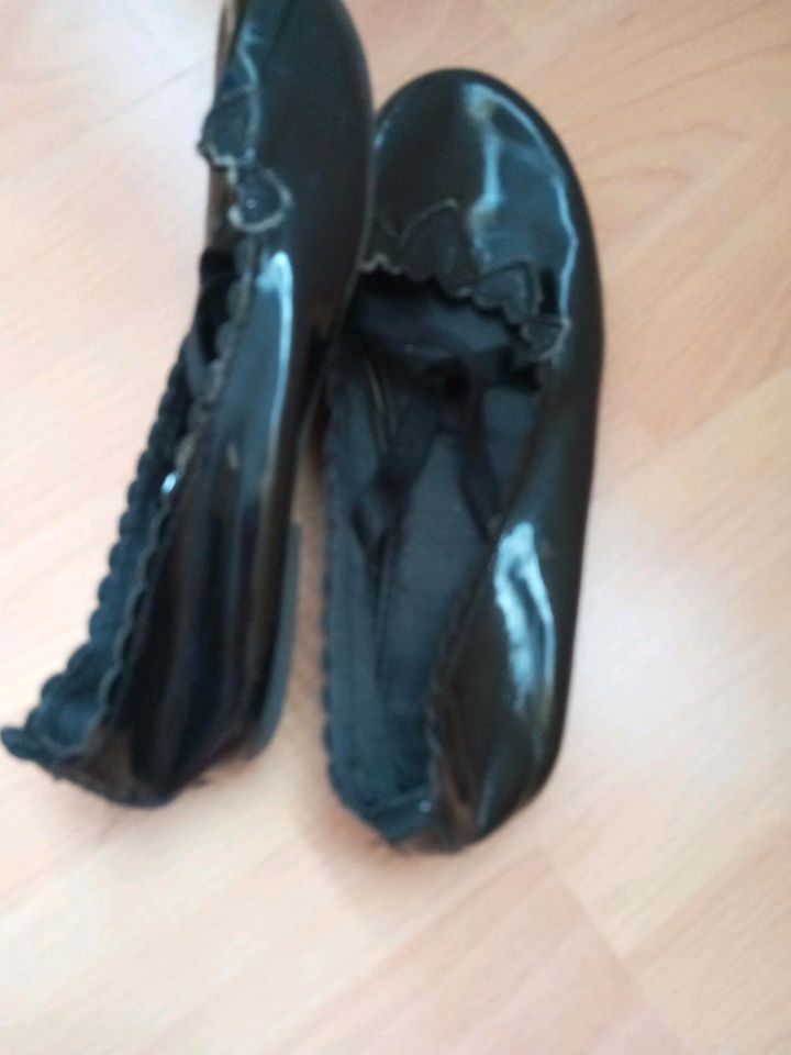 Schwarze Ballerinas Gr 32 in Berlin