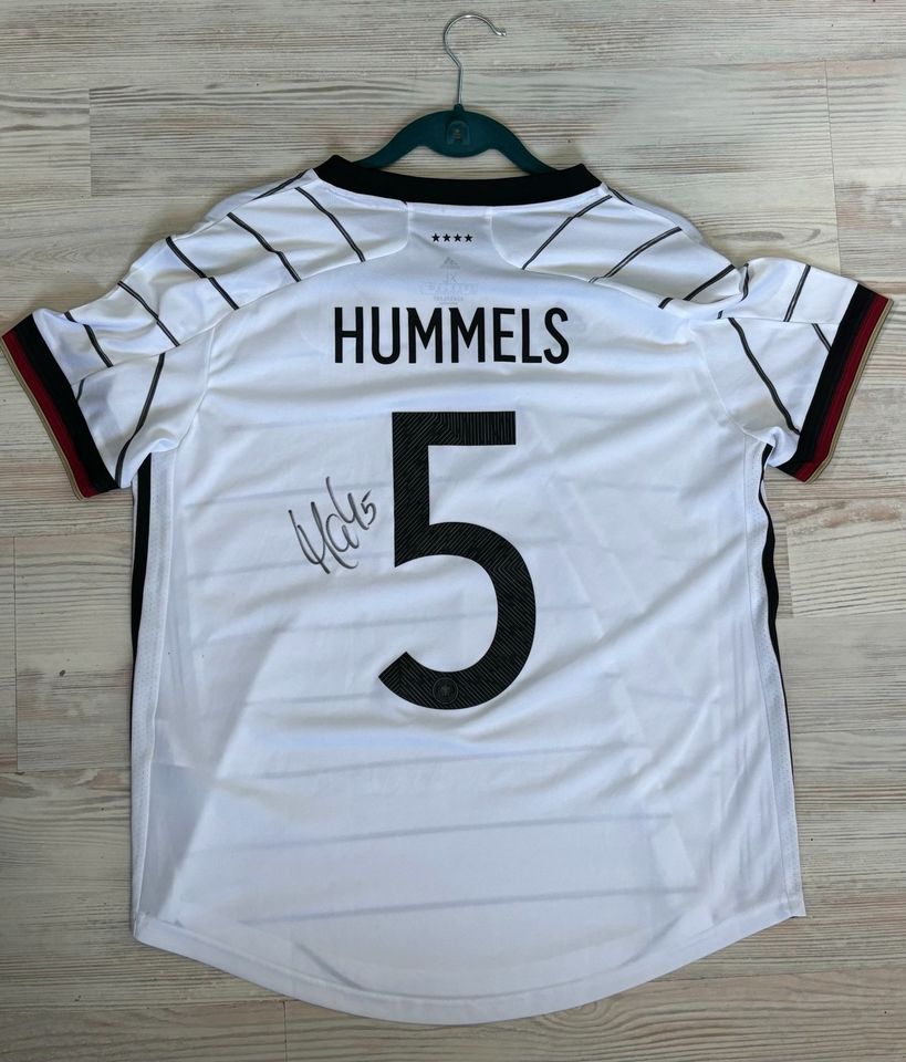 Mats Hummels signiertes DFB Trikot 2020 (Gr. XL) BVB Spieler in Wölferbütt