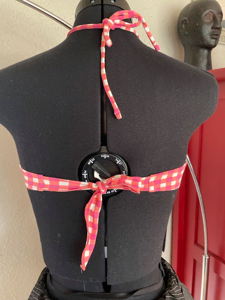 Süßes Bandeau Bikini Top, BENETTON Gr S, Vichy Karo, rot weiß in Hemer