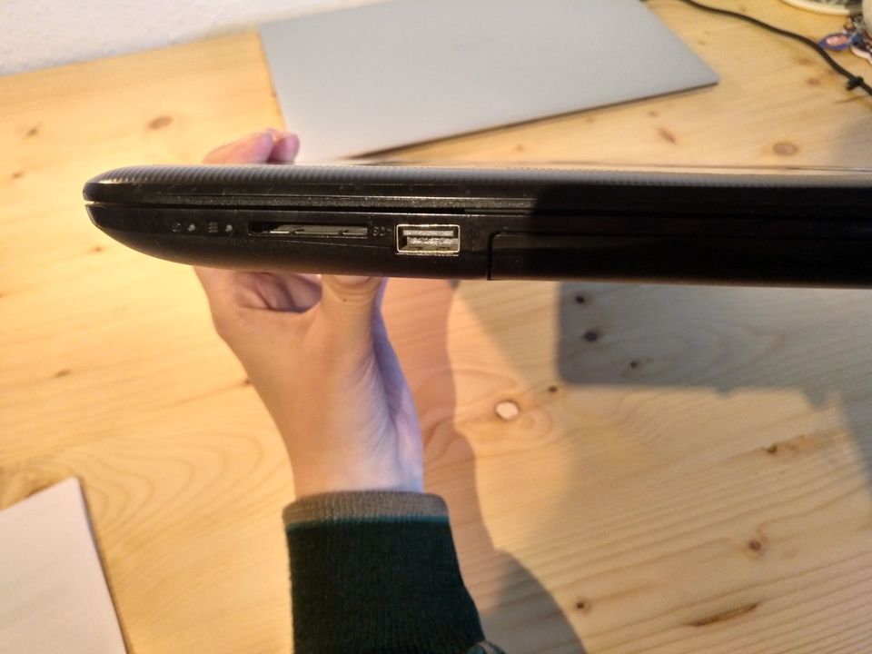 Laptop HP 15-AY137NG I5-7200U 8GB/2TB HDD + SSD in Burkardroth