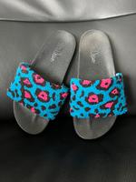 Ella Cruz Slipper Slides Gr. 40 Leopard Leo blau pink schwarz Bayern - Markt Schwaben Vorschau