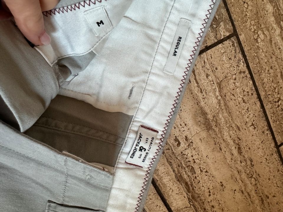 Jack & Jones Short kurze Hose chino Regular hellgrau Gr.M in Rosenheim