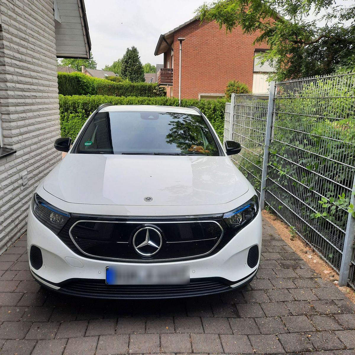Abbildung des Autos Mercedes-Benz EQA 250+ +