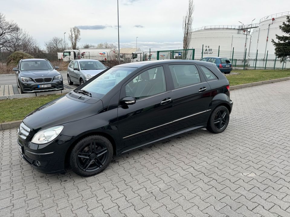 Mercedes Benz B180 in Dresden