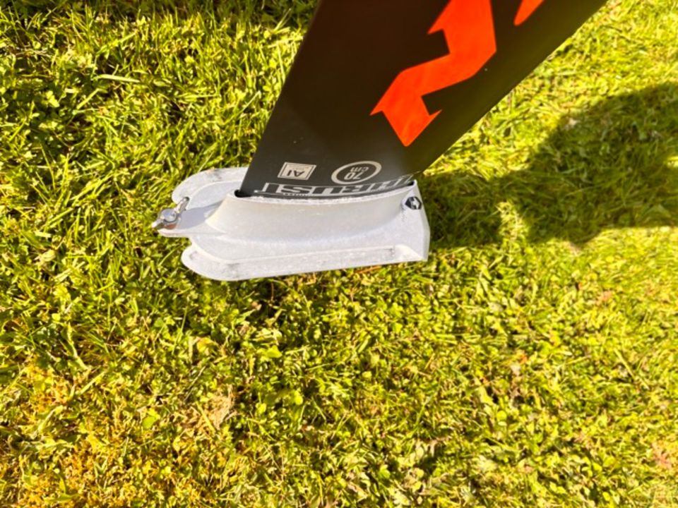 Naish Hover 142 Windfoil Set (Board und Foil mit Abracadabra) in Bad Wünnenberg