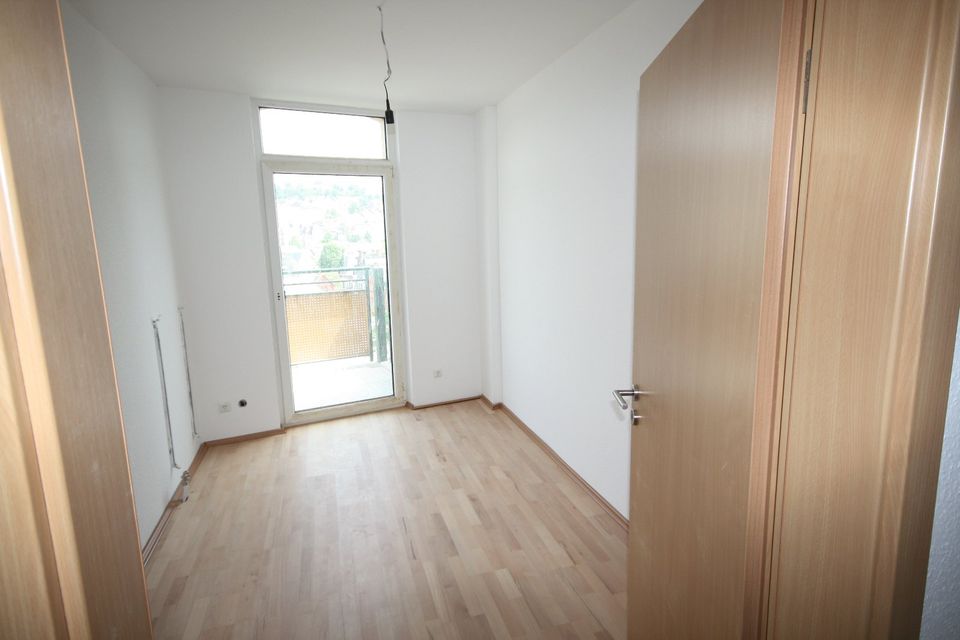 Schöne sanierte 4-Raum DG-Maisonette-Wohnung mit Balkon in Greiz