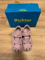 Fast neu: Richter Sandale/ Sandalette, Leder , rosa/silber, gr.30 Frankfurt am Main - Sachsenhausen Vorschau