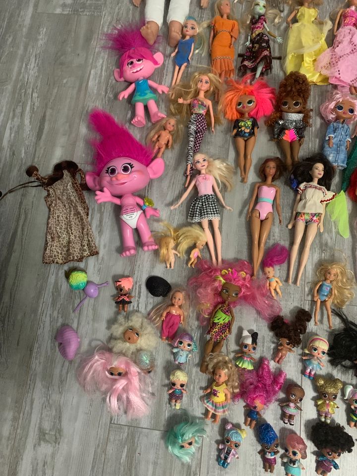 Puppen Spielzeug Paket Barbie Ken Monster High Meerjungfrauen Lol in Berlin