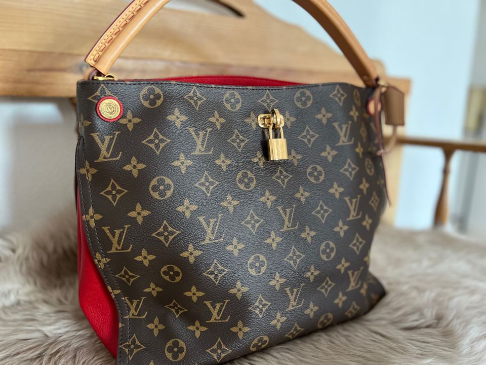 Louis Vuitton Tasche Modell GAIA in Würzburg