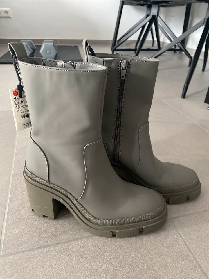 Zara Boots neu 38 in Böblingen