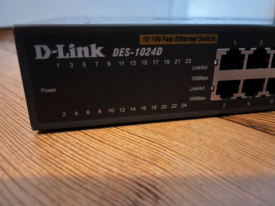 Netzwerk Switch DLink DES 24 Port in Mittenwalde