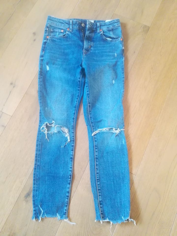 Skinny High-Waist Ankle- Length Jeans von H&M, Größe 27 in Bremen