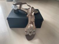 Elegante Sandale Caprice Gr. 42 beige silber NEU Hessen - Wiesbaden Vorschau